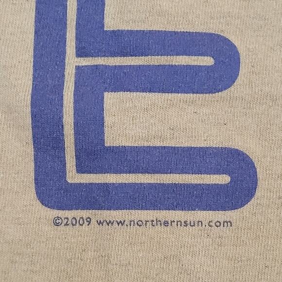 Free-Hug Shirt Womens Medium 20x26 Beige Statement - Picture 9 of 12